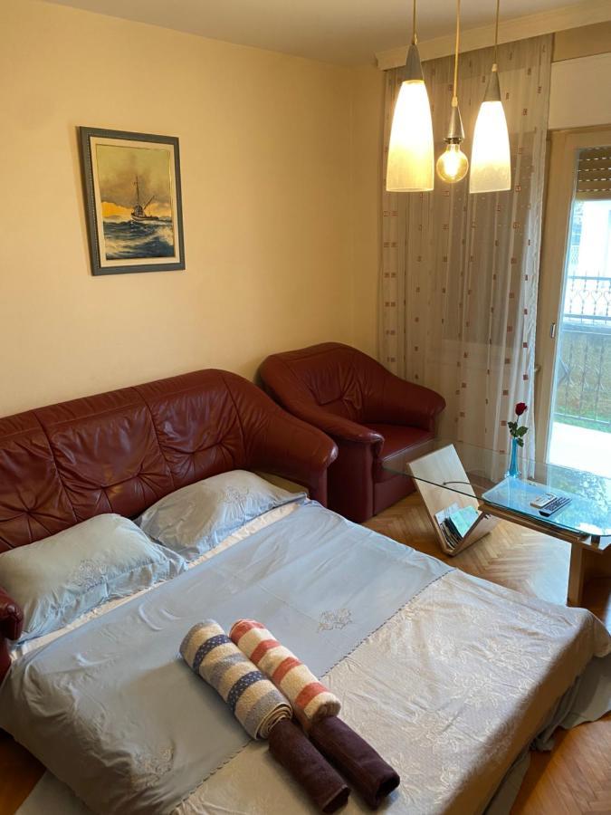Ferienwohnung Apartman Luka + Free Parking Zadar Exterior foto
