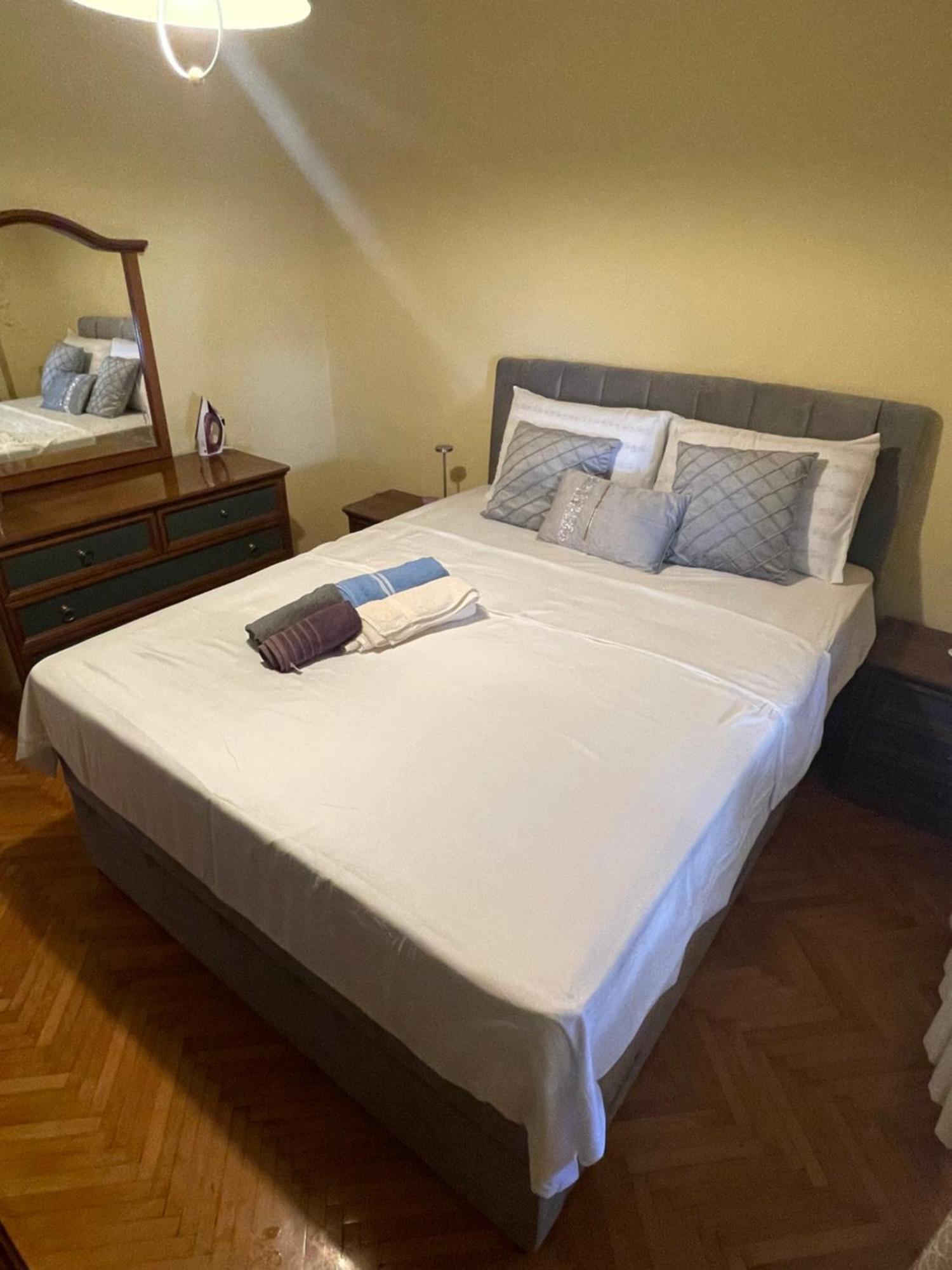 Ferienwohnung Apartman Luka + Free Parking Zadar Exterior foto