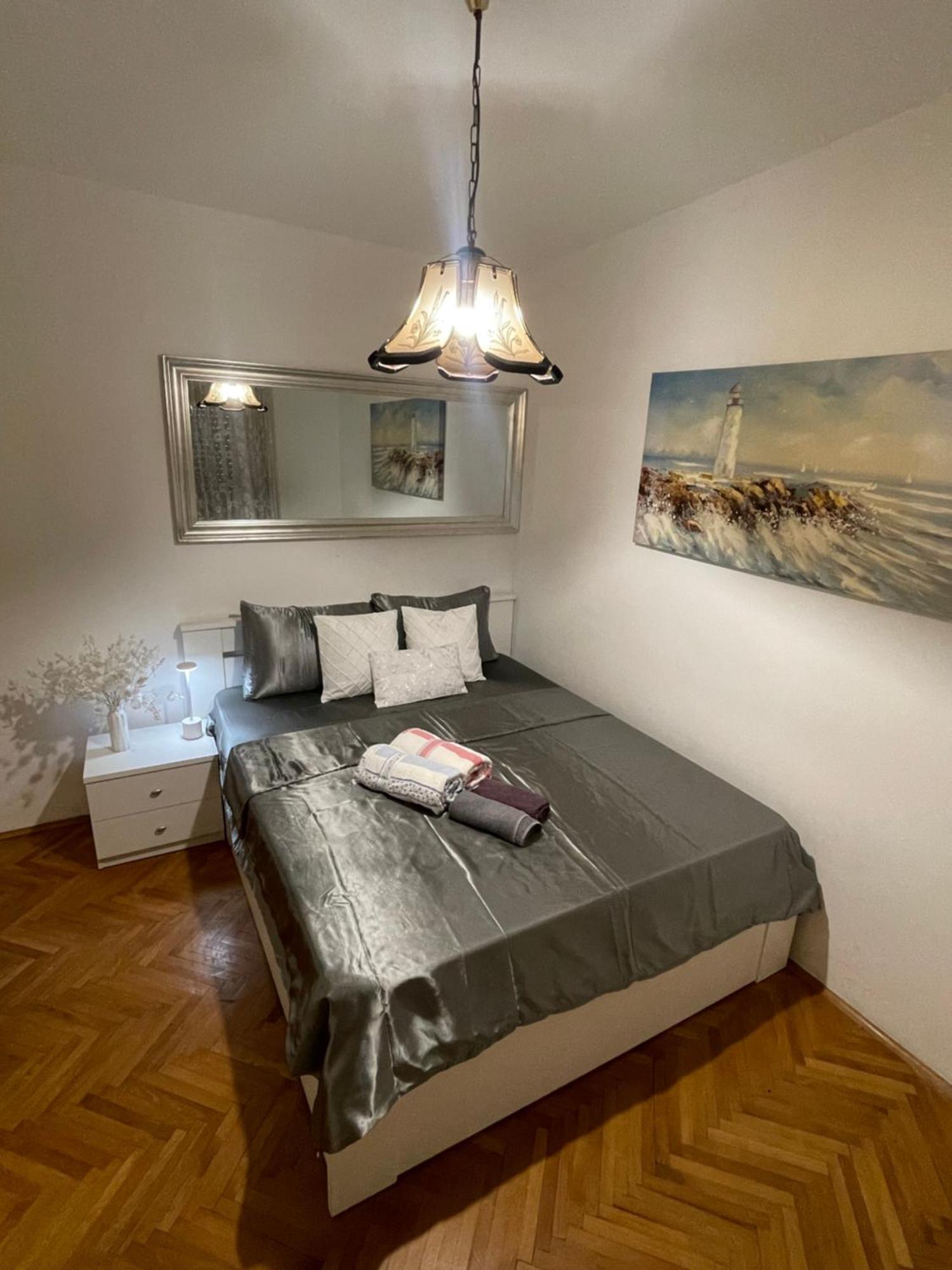Ferienwohnung Apartman Luka + Free Parking Zadar Exterior foto